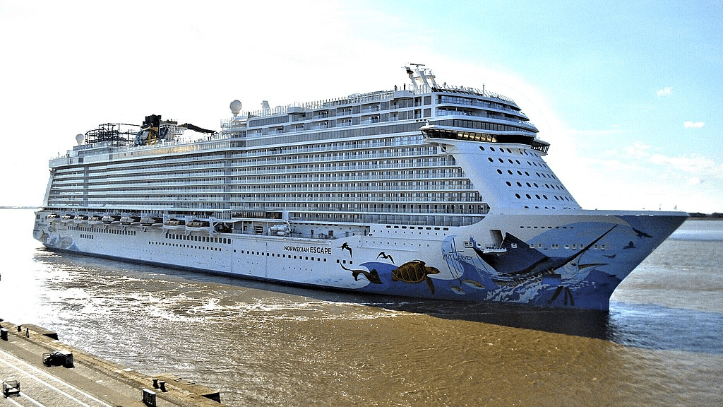 Norwegian Escape: 8,000 square feet